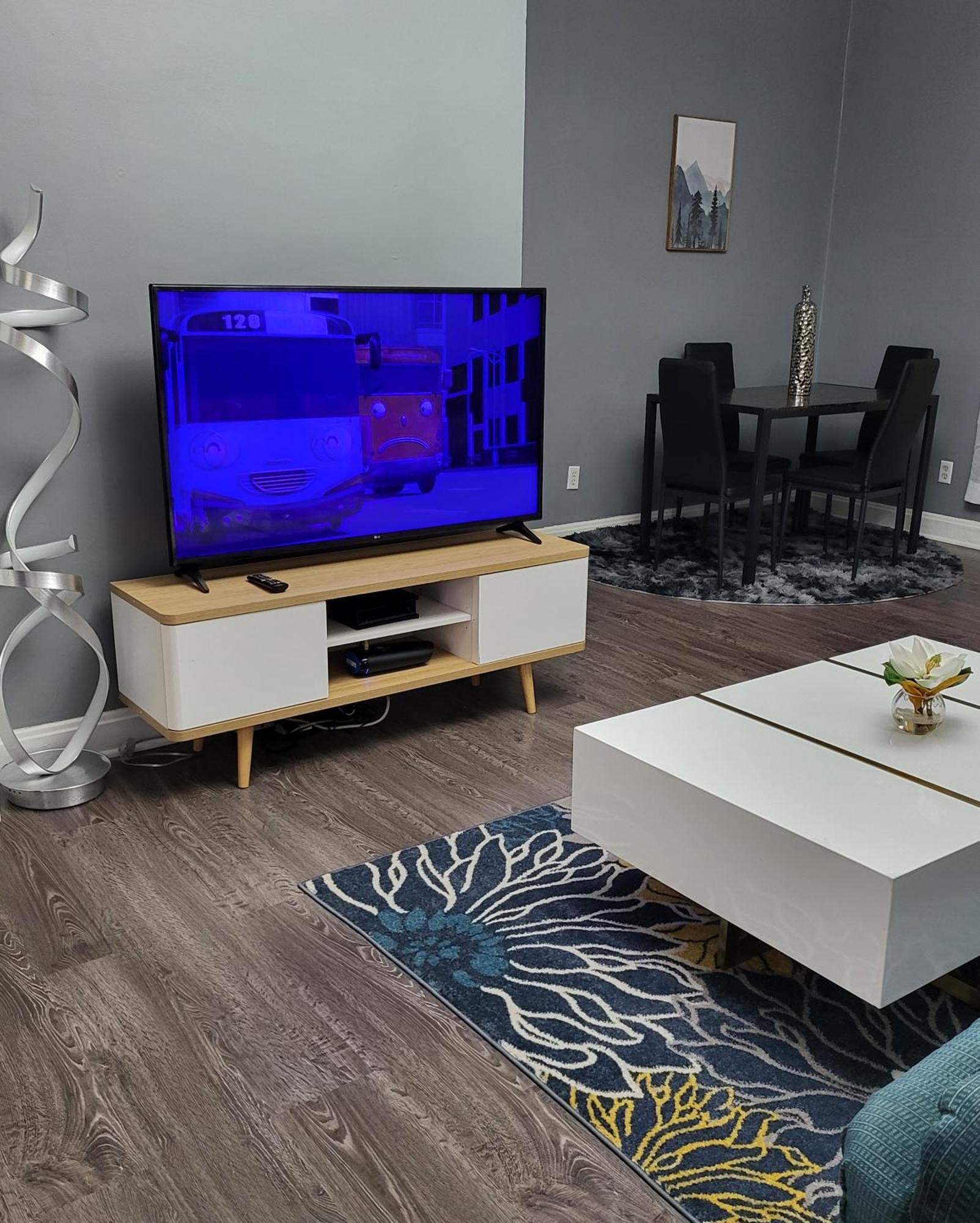 1 Bedroom In Columbus Osu District, Free Parking, Kitchen, Washer And Dryer, Central Location, Downtown, Hospital, Expocenter, Osu Stadium المظهر الخارجي الصورة
